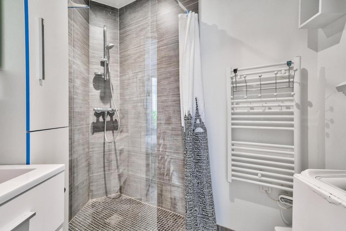 Superb 1br Flat 2min Walk From The Metro Station Paris